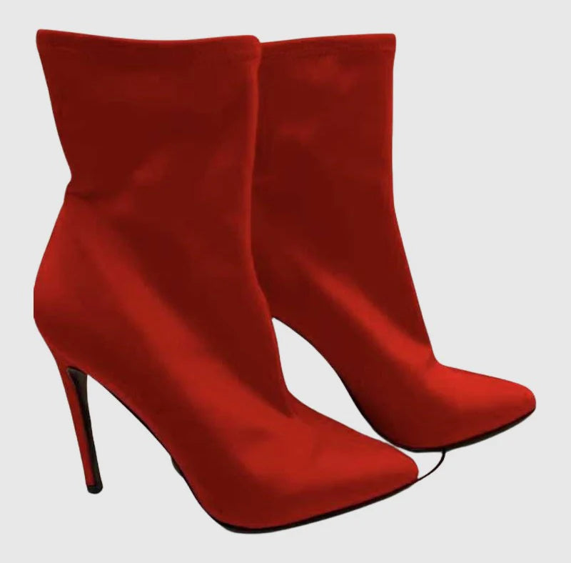 Lovely Red - Sm Rebooted