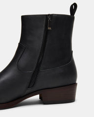 Hendrik Black Leather