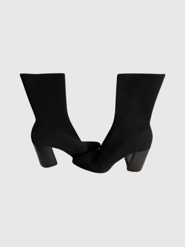 Heeled Socket Booth - Sm Rebooted